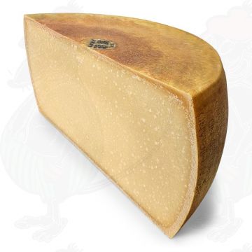 Parmigiano Reggiano 24 måneder | Premium kvalitet | En halv oste 19 Kilo