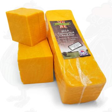 Red Cheddar cheese - Mild |  Block of 2,5 kilo / 5.5 lbs